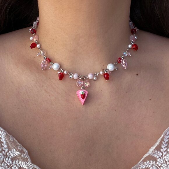 strawberry shortcake slice necklace - Picture 3 of 4